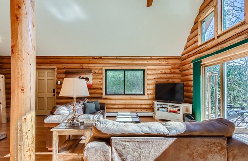 Black Hawk House | Mountain View Log Cabin