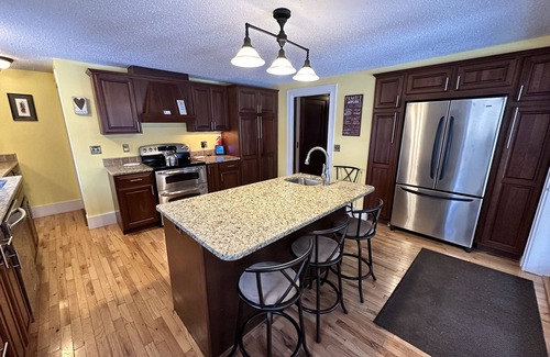Jay House | Mountain View Loj overlooking the majestic Adirondack Mountains & Ausable River