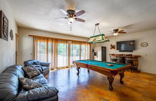 Oakhurst House | Mountain View Playhouse Near Yosemite & Bass Lake