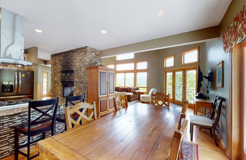 Mountainside House | Mountain view retreat with a hot tub, grill, & firepit - shared athletic courts