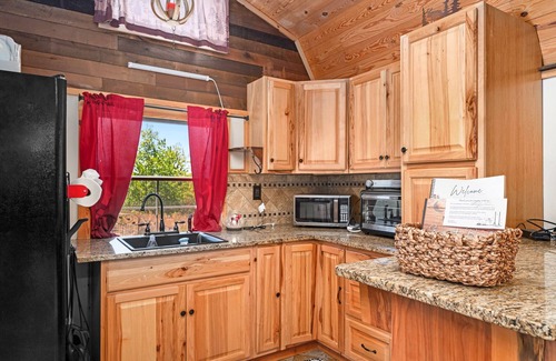 Crossville - Harriman House | Mountain View Tiny House in Golf Capital of TN