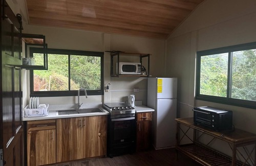 Legua Villa | Mountain View Villa with High Speed Internet In the Heart Of the Jungle
