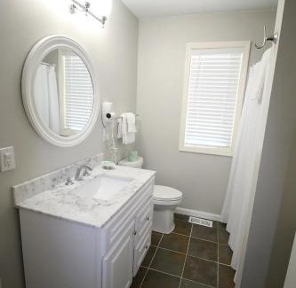 Dahlonega Apartment | Mountain View Villa on Choice Ave - Steps to Downtown