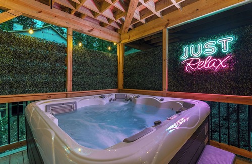 Massanutten House | Mountain Views, GameRoom, HotTub MiniGolf, FirePit