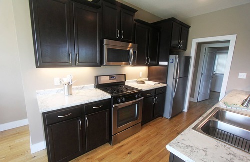 Fletcher House | Mountain Views & Tranquil Surroundings. Hot Tub!