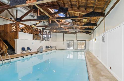 Stowe Area House | Mountainside Condo J201