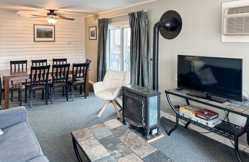 Stowe Area Apartment | Mountainside Resort G204