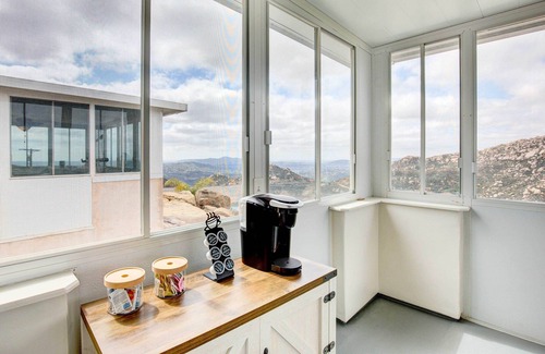 Ramona Cottage | Mountaintop Ramona Home: Private Pool, Near Lake!