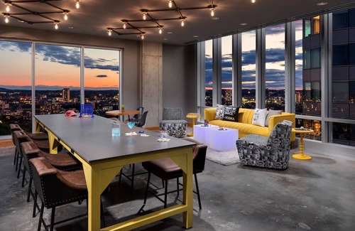 Chinatown Hotel | Moxy Boston Downtown, 3 Queen Rooms, Pet-Friendly and Steps from Boston Culture!