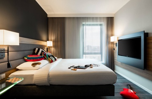 Cranford Hotel | MOXY London Heathrow Airport