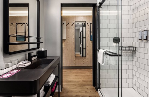 Tenney-Lapham Hotel | Moxy Madison Downtown