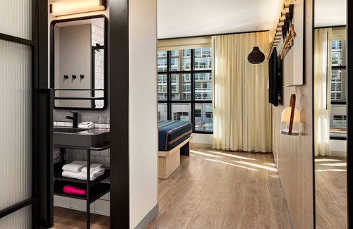 Tenney-Lapham Hotel | Moxy Madison Downtown