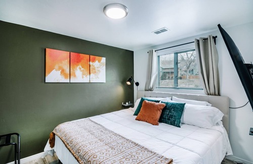Downtown Salt Lake City Apartment | Mr. 6 Center: Entire rental unit in Salt Lake City, Utah 2 Bed 1 Bath
