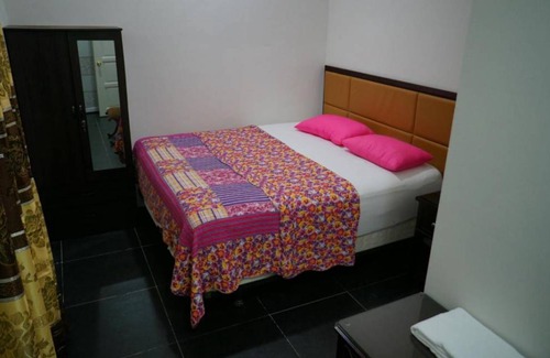Merbau Sempak House | Mri Homestay Sg Buloh - 3 Br House (Ground Floor) with Centralised Private Pool