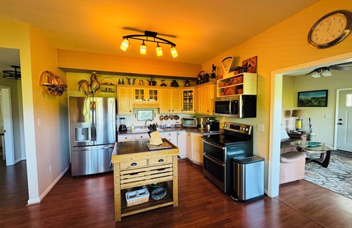 Laurel Ridge Apartment | Mt. Admirals Retreat ~ Mountain-LakeViews,HotTub-FirePit-Hiking-Biking-HypoDogs