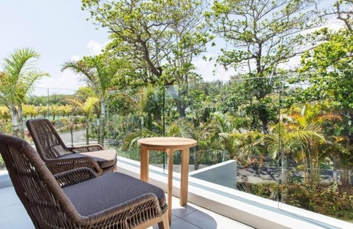 Plaine Magnien Apartment | For the Whole Family! FOUR Bedroom Villa with Private Pool! Spa, Beachfront!
