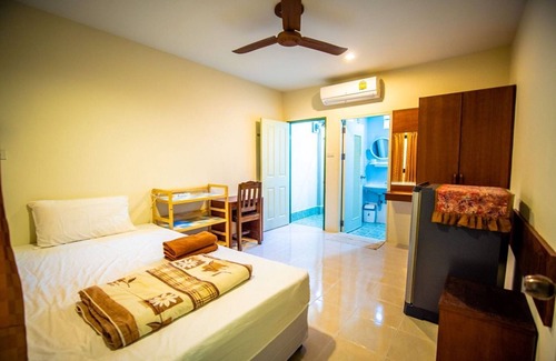 Cherngtalay Hotel | Muchshima House