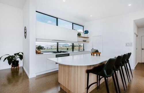 Bombira House | Mudgee Haven - Stunning Terra Modern Design