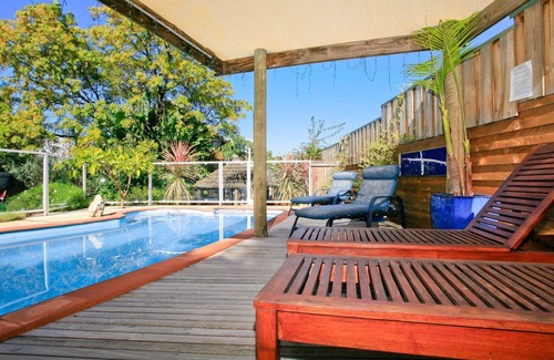 White Gum Valley House | Mulberry Mansion - Fremantle. A resort style holiday home.