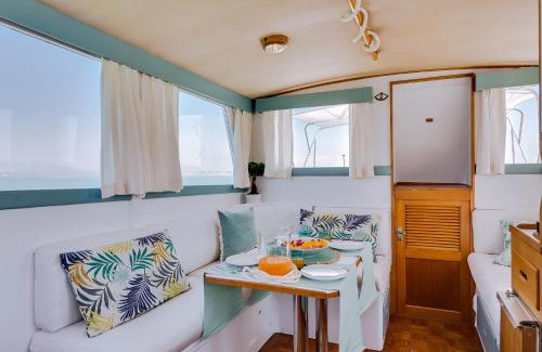 Olhao Boat Rental | Mulubinba SeaHouse
