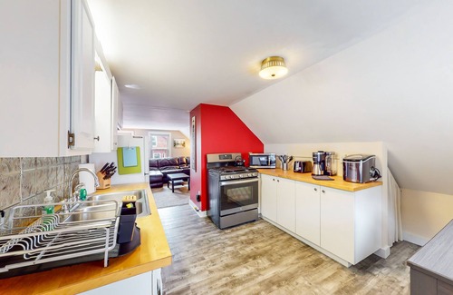 East End House | Munjoy Hill hideaway with AC - walk to dining & Eastern Promenade