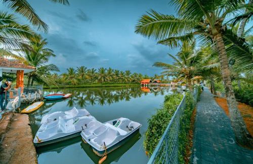 Munroe Island Resort | Munroe Island Lake Resort