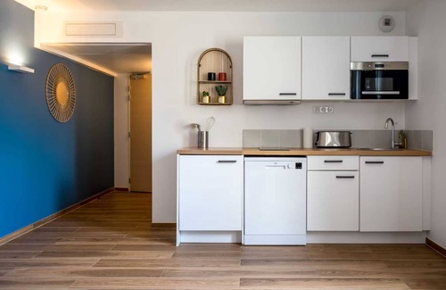 Vanves Apartment | Murillo Suite #24- Rooftop & Air Conditioning