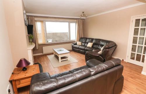 Fishguard House | Murmur y Mor