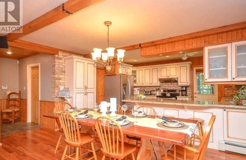 Bala House | Muskoka Cottage Rental on Moon River!