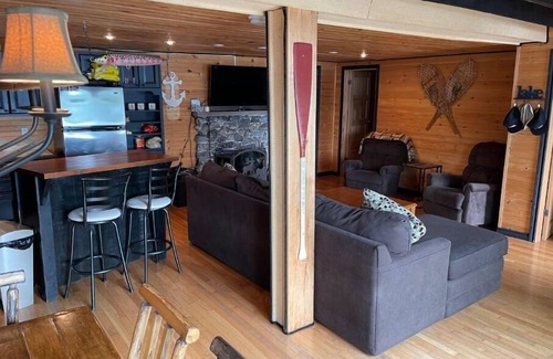 Port Carling Cottage | Muskoka Lakes Cottage Escape