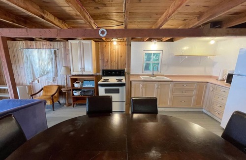 Bala House | Muskoka Waterfront Cottages: Beachfront Cottage Rentals in Bala, Ontario