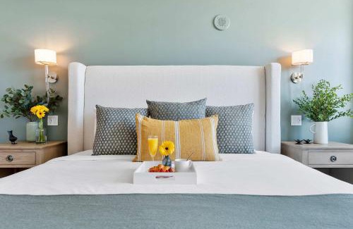 Coconut Grove Hotel | MVR - A Suite That-s Actually as Good as It Looks