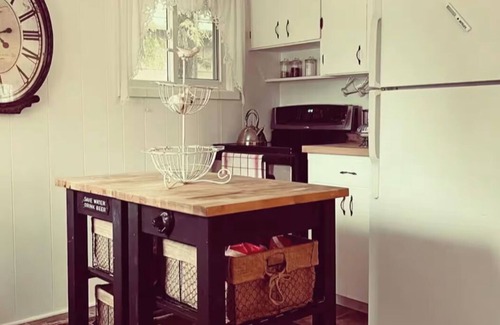South Bruce Peninsula Cottage | My Blue Haven | a cottage retreat close to the beach and steps from Sauble River