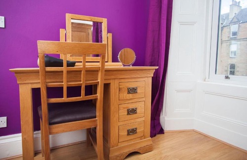 Bruntsfield Apartment | My Meadows, City Centre Apartment, Sunny&Spacious