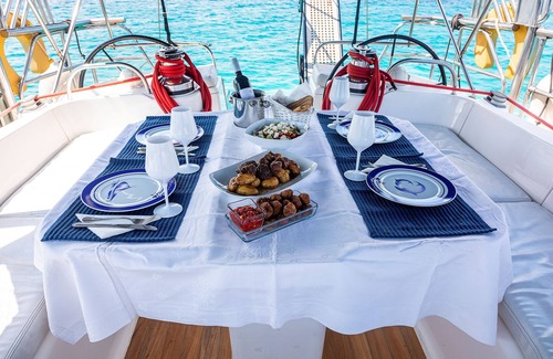 Tourlos Boat Rental | Mykonos - Private accommodation and cruise in Luxury sailing yacht