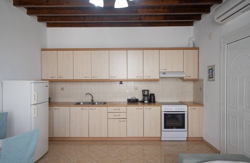 Plintri Apartment | Mykonos Stylish Ivory Apt w Shared Pool
