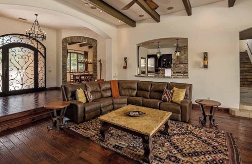 Oak Creek Villa | Myrinn - Breathtaking Red Rock Panoramic with Pool