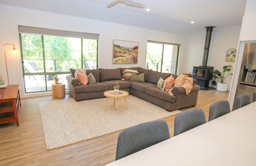 Bright House | MYSTIC MOUNTAIN LODGE : Bright