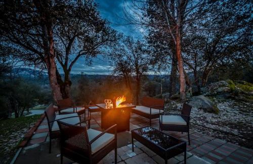 Oakhurst Villa | Mystic Mountain Villa, 14 miles from Yosemite