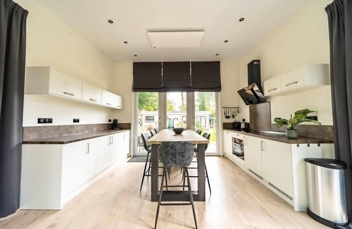 Otterlo House | n/a