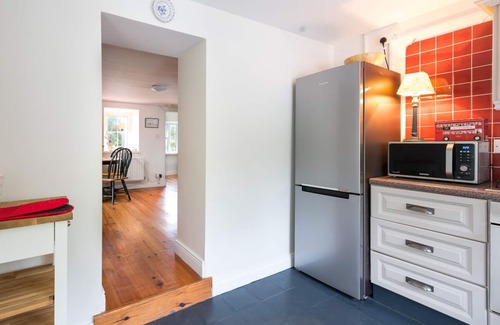 Lady's Island House | n "Fisherman's Cottage" - Coastal Retreat at Carne Beach with Private Garden.