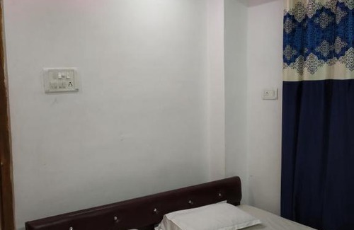 Varanasi Hotel | N.H.Y.N HOME STAY