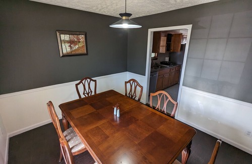 Jackson House | N. Jackson 3BR Oasis - Walk to Stores & Foodn