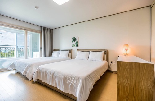 Aewol House | Nadia Pension