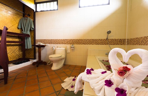 Thong Pha Phum Hotel | Nakakiri Resort & Spa