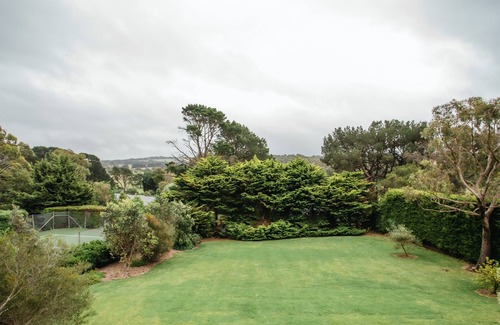 Flinders House | Nantucket Cottage in Flinders - secluded, moments away from surf beaches & golf.