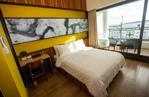 South Beach Hotel | Nanwan station