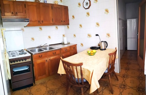 Cres Apartment | Naomi's Sunshine