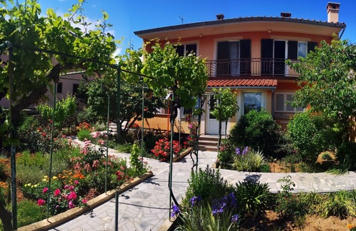 Cres Apartment | Naomi's Sunshine