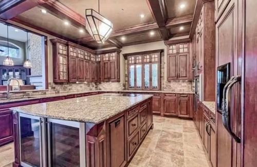 Vineyards Villa | Naples Villa on the Golf Course! 8 Bedrooms Sleeps 20! Pets welcome, 30 day min